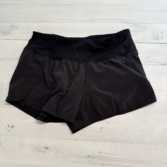 Lululemon women's black shorts size 4 - Picture 1 of 8